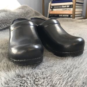 Worn once dansko leather clogs
